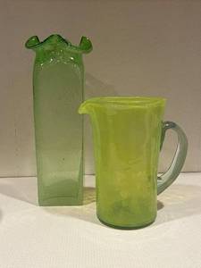 lot 356 image: Emerald Green Glass Decanter & Pitcher - 12-Inch Tall Bottle with Sculpted Rim