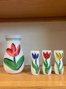 lot 367 image: Kosta Boda Tulip Vases (Lot of 4)