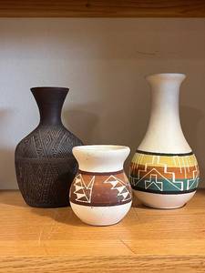 lot 375 image: Sioux Pottery Vases - 3-Piece Native American Handcrafted Set