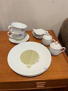 lot 390 image: Bernardaud Porcelain Dinnerware Set with Floral Center - Plates, Cups, Saucers, Sugar & Creamer