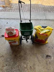 lot 441 image: Scotts BASIC Garden Cart - Green Tub, Tomato-tone Food, Weed Preventer, Miracle-Gro Potting Mix