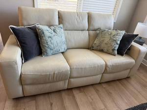 Ivory Leather 3 Seat Power Reclining Sofa USB Headrests Good