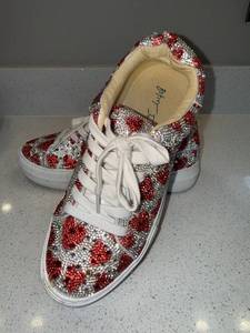 Betsey Johnson Sidny Rhinestone Heart Sneakers Size 6.5M Good