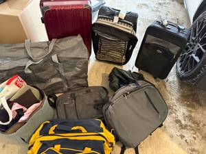 Mixed Luggage & Travel Bag Lot Suitcases Duffels Totes Rolling Cases