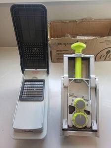 Mueller MC-920 DG Compact Multi ChopperSlicer (9 Blades) & Pampered Chef Rapid-Prep Mandoline