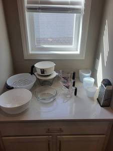 OXO Good Grips Batter Bowl 2 Qt2 L  Angled Cups (2 & 4 Cup)  Pampered Chef Bowls