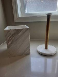 Threshold Manchester Paper Towel Holder 200-10-0467 - Marble Base