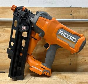 lot 54 image: Ridgid R09894 Framing Nailer 18V 21 Round Head Nail (damaged)