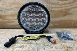lot 137 image: Long Range LED Spot Light - Ultra Narrow Off-Road Light Pod - 7 Round - 110W - 8500 Lumens