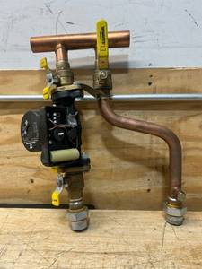 lot 138 image: Grundfos Nonsubmersible Circulation Pump