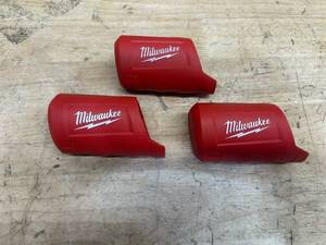 lot 271 image: Milwaukee M12 Heated Gear battery holder (lot of 3)