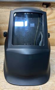 lot 272 image: Lincoln Electric Welding Helmet Fixed Lens