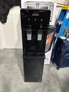 lot 5 image: Water CoolerIce Maker
