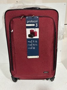 lot 8 image: Protocol Teton 3 Piece Luggage Set