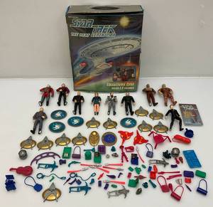 lot 101 image: 1990s STAR TREK Action Figure Carrying Case With Misc. Action Figures (Pre-Owned)