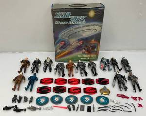 lot 102 image: 1990s STAR TREK Action Figure Carrying Case With Misc. Action Figures (Pre-Owned)
