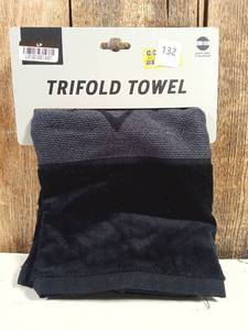 lot 29 image: Callaway Trifold Towel - Black Cotton Golf Accessory