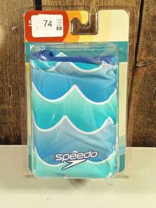 lot 53 image: Speedo Kids Fabric Arm Band