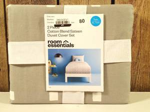 lot 68 image: Room Essentials - 2 Piece Cotton Blend Sateen Duvet Cover Set