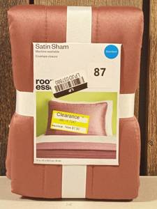 lot 74 image: Room Essentials - Standard Rose Pink Satin Quilt Sham