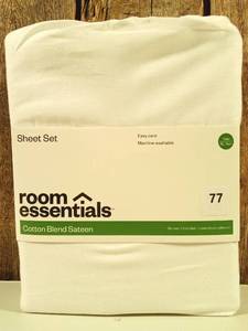 lot 75 image: Room Essentials - Easy Care, Cotton Blend Sateen Sheet Set, White, TwinXL Twin