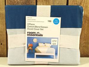 lot 77 image: Room Essentials - Cotton Blend Sateen Duvet Cover and Sham Set IvoryLight