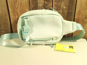 lot 216 image: Water Bottle Crossbody Bag - All in Motion Mint Adjustable Strap