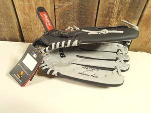 lot 174 image: Rawlings RSB Slowpitch Softball Glove  Right Hand Throw