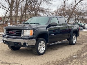 lot 15 image: 2008 GMC SIERRA 1500 SLE1 4x4  No Accidents (NO RESERVE)