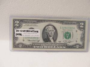 lot 108 image: 10 Consecutive Uncirculated Two Dollar Notes (No Bends)
