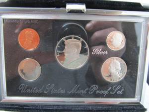 lot 130 image: 1993 Mint Premier Silver Proof Set