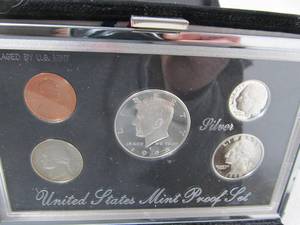 lot 134 image: 1998 Mint Premier Silver Proof Set