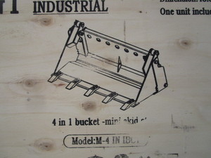 lot 153 image: AGT 44 Mini Skid Steer 4 in 1 Bucket