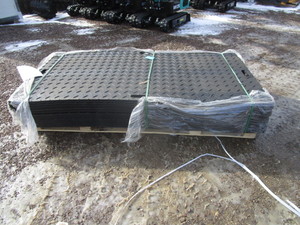 lot 88 image: Raytree 20pcs 4x8 12 Ground Protection Mats