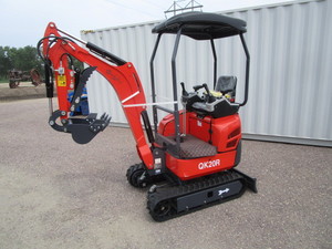lot 211 image: CFG QK20R 1ton Excavator wHydraulic Bucket Thumb