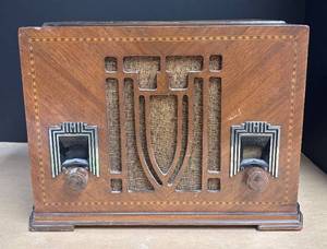 LLR - Vintage Art Deco Style Crosley Table Radio Model: 173