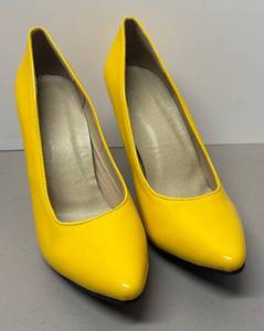 lot 129R image: RR - Sassy Yellow High Heel Shoes - Size 43