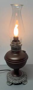 lot 186R image: O - Vintage Oil Lamp with Bronze Tone Base