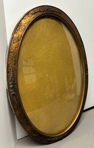 lot 252R image: FR - Vintage Oval Convex Glass Frame Gold Tone with Floral Embellishments