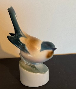 lot 42DD image: DR - Vintage Porcelain Bird Figurine - Hungary Mark