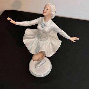 lot 68D image: DR - Vintage Heinz Schaubach Sonja Henie Norway Ice Skater Porcelain Figurine