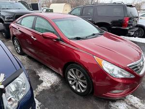 lot 10 image: 2013 Hyundai Sonata 2.0T