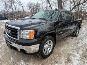 lot 13 image: 2010 GMC Sierra SLT 4x4 Crew Cab