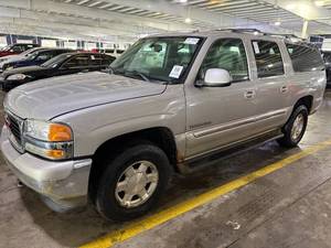 lot 19 image: 2006 GMC Yukon XL 4x4