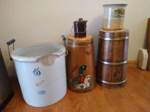 lot 28 image: #5 Redwing Crock, (2) Vintage Butter Churns, and Fish Crock