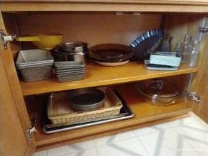 lot 121 image: Baking Pan Lot