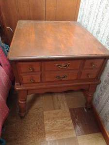 lot 143 image: Side Table