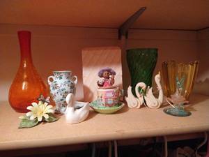 lot 148 image: Misc. Decor Lot