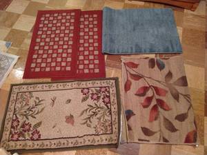 lot 187 image: Lot of (4) Rugs