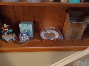 lot 190 image: Misc. Decor